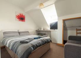 Moonside Rooms 5