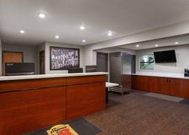 Super 8 by Wyndham Fort Bragg 5