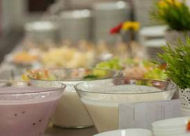 FREE PARKING, FREE BREAKFAST, only 15 minutes to City Center 5