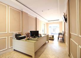 RedDoorz near Stadion Manahan Solo 2