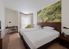 Neat Hotel Avenida 5