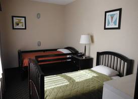 Holiday Inn Express & Suites CLINTON by IHG 2