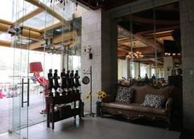 Paragon Hotel and Suites 2