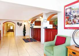 La Quinta Inn by Wyndham Orlando International Drive North 4