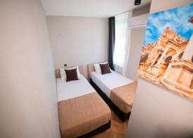 Moon Suites 5