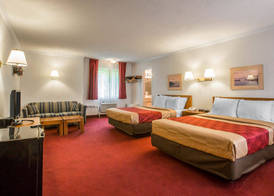 Baymont by Wyndham Lake George 4