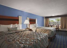 Days Inn by Wyndham - Cape Cod 5