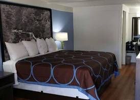 Super 8 by Wyndham Asheville/Biltmore 5