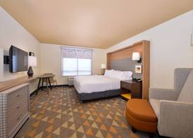 Holiday Inn KANSAS CITY AIRPORT by IHG 5