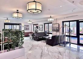 Victoria Crown Plaza Hotel 3