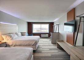 Holiday Inn Express & Suites FOND DU LAC by IHG 4