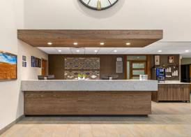 Best Western Plus Pembina Inn & Suites 3