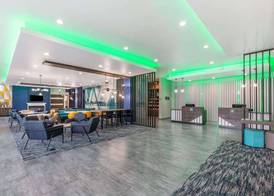 La Quinta Inn & Suites by Wyndham Galveston West Seawall 4