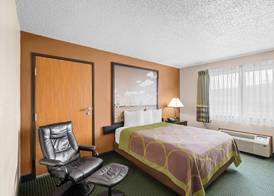 Super 8 by Wyndham Jefferson 4