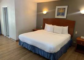Days Inn by Wyndham Elmsford 5