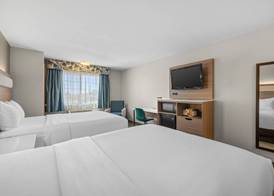 Econo Lodge Inn & Suites Santa Fe South 3