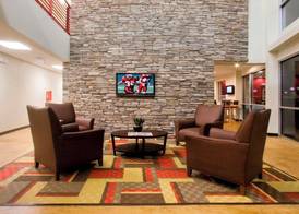 Red Roof Inn & Suites Beaumont 3