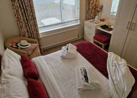 Redcliffe Hotel 4