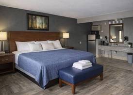 Econo Lodge Oskaloosa 3