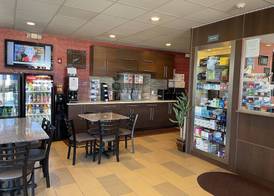 Red Carpet Inn Elmwood Park 4
