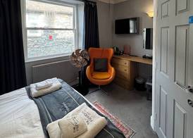 Waterhead Rooms & Suites - Parking and Light Breakfast 4