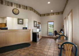 Super 8 by Wyndham Collinsville St. Louis 2