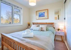 Chalet in Snowdonia With Pool & Fishing Lake 3