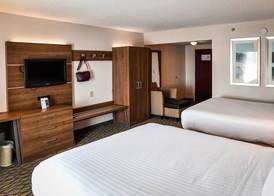Holiday Inn Express & Suites CONCORD by IHG 3