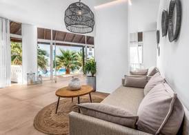 Elvita beach hotel 2