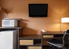 Super 8 by Wyndham Fairview Heights-St. Louis 5
