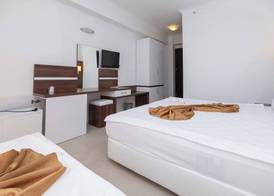 Arora Hotel 4