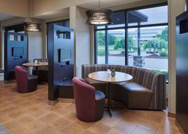 Courtyard by Marriott Detroit Troy 2