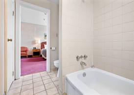 Royal Inn and Suites at Guelph 5