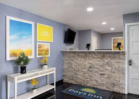 Days Inn & Suites by Wyndham Green Bay WI. 2