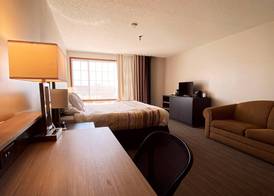 Country Inn & Suites by Radisson, Elk River, MN 5