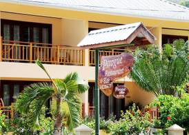 Pirogue Lodge 2