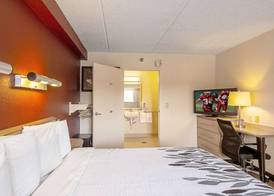 Red Roof Inn Canton 4