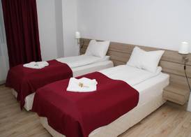 Hotel Otopeni 3