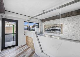 Hotel OPUS Bronx Near Bay Plaza Mall 2