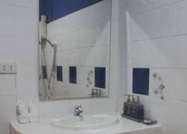 Utopia Guesthouse 4