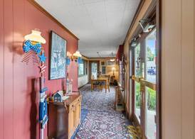 Glass House Inn Erie Near I-90 & I-79 4