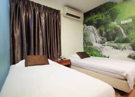 Rain Forest Hotel 5