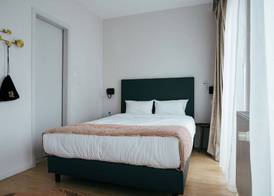 Hôtel La Pièce 2