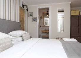 Flores Guest House 3
