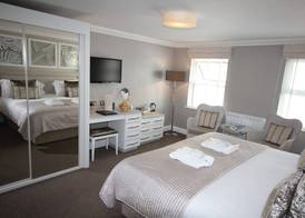 La Place Country Cottages 4