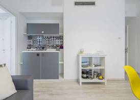Flower Suites Sorrento 3