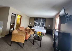 Super 8 by Wyndham Barrie South 5