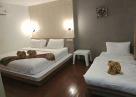 Charming Lipe Beach Resort 4