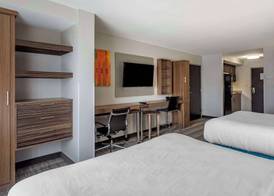 MainStay Suites Bowling Green North 5