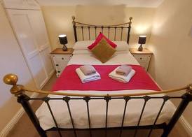 Dolgun Uchaf Historic Guesthouse and Cottages with Boutique Bedrooms In The Heart of Snowdonia 4